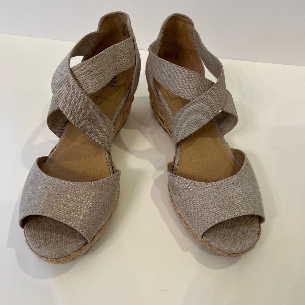 White Mountain linen sandals.